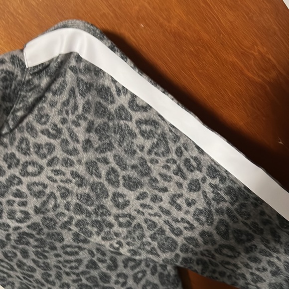 Victoria’s Secret skinny jogger, size large, leopard design pants - Picture 8 of 8